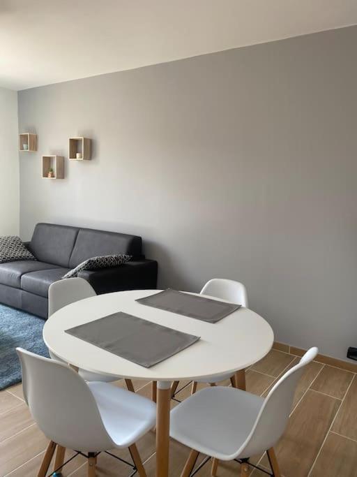 Le 102 De La Gare: Appartement Neuf Et Climatise Chalons en Champagne Ngoại thất bức ảnh