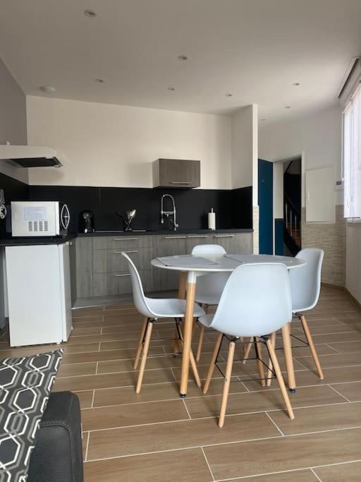 Le 102 De La Gare: Appartement Neuf Et Climatise Chalons en Champagne Ngoại thất bức ảnh
